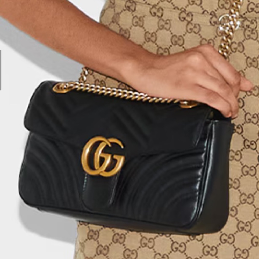 BLACK GG MARMONT SMALL SHOULDER BAG. LIKE NEW!